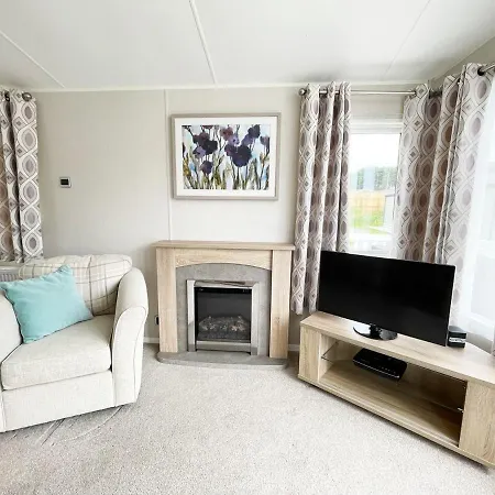 11 Porth Valley Retreat *